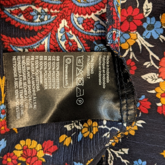 H&M blouse with flounces front and back size 10 - Picture 7 of 7